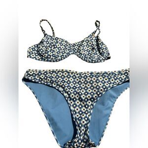 Hollister Swim size large see pics excellent condition underwire